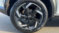 Nissan Juke 1.6 Hybrid N-Connecta 5dr Auto Hybrid Hatchback